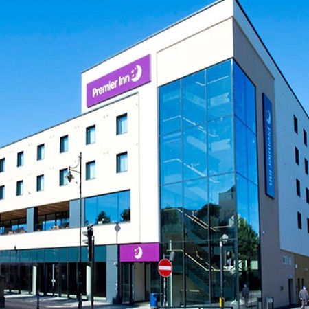 Premier Inn Staines Upon Thames Εξωτερικό φωτογραφία